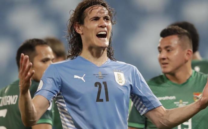Stellte bei Uruguays gegen Bolivien den Endstand her: Edinson Cavani (M). Foto: Andre Penner/AP/dpa