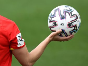 Julia Pollak wird an Bayer Leverkusen ausgeliehen Julia Pollak wird an Bayer Leverkusen ausgeliehen