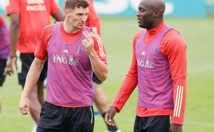 Sind bereit für Portugal und «CR7»: Thomas Meunier (l) und Belgien-Torjäger Romelu Lukaku. Foto: Bruno Fahy/BELGA/dpa