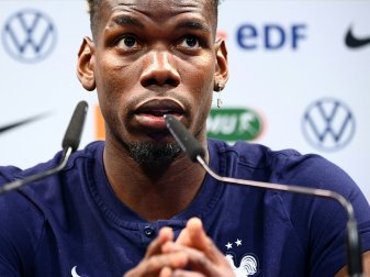 Paul Pogba hatte Bierflaschen unter dem Tisch verstaut Paul Pogba hatte Bierflaschen unter dem Tisch verstaut