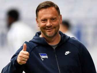 Trainer Pal Dardai bittet sein Team ab Mittwoch wieder auf den Platz. Foto: Martin Meissner/AP-Pool/dpa Trainer Pal Dardai bittet sein Team ab Mittwoch wieder auf den Platz. Foto: Martin Meissner/AP-Pool/dpa