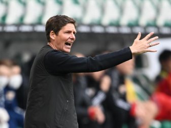 Das Trainerkarussell in der Bundesliga dreht sich: Am Dienstag soll Oliver Glasner in Frankfurt vorgestellt werden. Foto: Swen Pförtner/dpa Das Trainerkarussell in der Bundesliga dreht sich: Am Dienstag soll Oliver Glasner in Frankfurt vorgestellt werden. Foto: Swen Pförtner/dpa