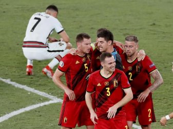 Die Belgier feiern den 1:0-Sieg. Foto: Jose Manuel Vidal/Pool EPA/AP/dpa Die Belgier feiern den 1:0-Sieg. Foto: Jose Manuel Vidal/Pool EPA/AP/dpa