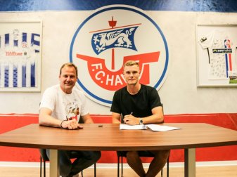 Ingelsson (r.) unterschreibt für zwei Jahre in Rostock Ingelsson (r.) unterschreibt für zwei Jahre in Rostock