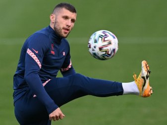 Ante Rebic steht gegen Spanien auf dem Platz Ante Rebic steht gegen Spanien auf dem Platz