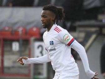 Wechselt zur SpVgg Greuther Fürth in die Bundesliga: Gideon Jung. Foto: Swen Pförtner/dpa Wechselt zur SpVgg Greuther Fürth in die Bundesliga: Gideon Jung. Foto: Swen Pförtner/dpa