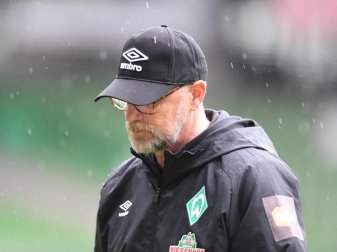 Sichtlich betroffen: Der Vertrag des langjährigen Profis, Trainers und Technischen Direktors Thomas Schaaf wurde nicht verlängert. Foto: Carmen Jaspersen/dpa Sichtlich betroffen: Der Vertrag des langjährigen Profis, Trainers und Technischen Direktors Thomas Schaaf wurde nicht verlängert. Foto: Carmen Jaspersen/dpa