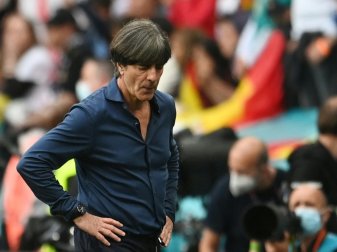 Joachim Löw nimmt das deutsche Ausscheiden auf sich Joachim Löw nimmt das deutsche Ausscheiden auf sich