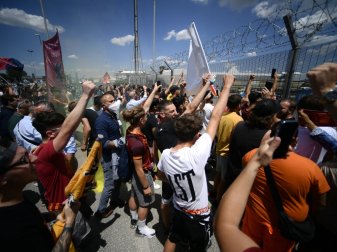 Hunderte Fans begrüßten Jose Mourinho in Rom Hunderte Fans begrüßten Jose Mourinho in Rom