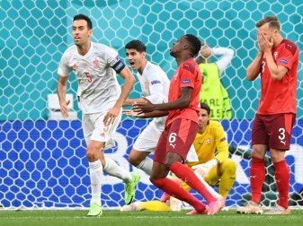 Zehnter Pechvogel: Denis Zakaria (M.) sorgt für Rekord