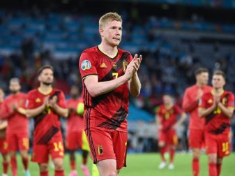 Abschied von der EM: Kevin De Bruyne verabschiedet sich in München von den belgischen Fans. Foto: Federico Gambarini/dpa Abschied von der EM: Kevin De Bruyne verabschiedet sich in München von den belgischen Fans. Foto: Federico Gambarini/dpa