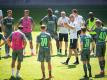 Aufgalopp am Niederrhein: Adi Hütter (M) leitete sein erstes Training als Gladbach-Coach. Foto: Marius Becker/dpa