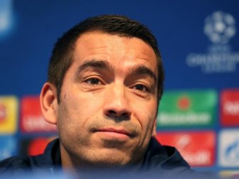 Kann sich vorstellen, den Job als Bondscoach zu übernehmen: Giovanni van Bronckhorst. Foto: Martin Rickett/PA Wire/dpa Kann sich vorstellen, den Job als Bondscoach zu übernehmen: Giovanni van Bronckhorst. Foto: Martin Rickett/PA Wire/dpa