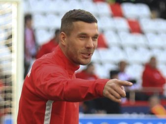 Podolski hat beim polnischen Erstligisten Gornik Zabrze einen Einjahresvertrag unterschrieben. Foto: -/AP/dpa Podolski hat beim polnischen Erstligisten Gornik Zabrze einen Einjahresvertrag unterschrieben. Foto: -/AP/dpa