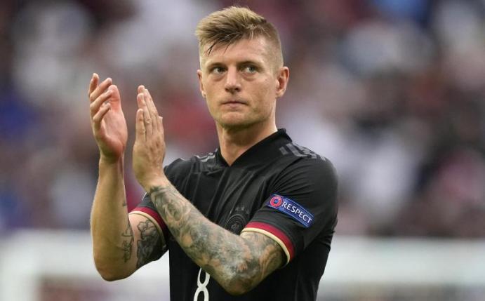 Traut dem neuen Bundestrainer Hansi Flick einiges zu: Toni Kroos. Foto: Frank Augstein/Pool AP/dpa