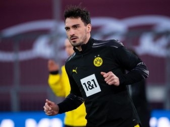 Dortmunds Mats Hummels wärmt sich vor einer Partie auf. Foto: Sven Hoppe/dpa