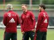 Julian Nagelsmann (M.) beim Trainingsauftakt