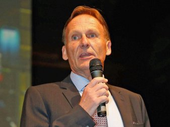 Watzke argumentiert gegen zögerliche Öffnung von Arenen Watzke argumentiert gegen zögerliche Öffnung von Arenen