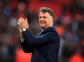 Könnte Frank de Boer als Bondscoach beerben: Louis van Gaal. Foto: Mike Egerton/PA Wire/dpa Könnte Frank de Boer als Bondscoach beerben: Louis van Gaal. Foto: Mike Egerton/PA Wire/dpa