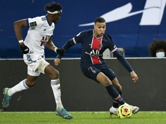 Simakan (l.) tritt in die Fußstapfen von Upamecano Simakan (l.) tritt in die Fußstapfen von Upamecano