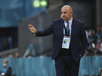 Der russische Fußballverband trennt sich von Trainer Stanislaw Tschertschessow. Foto: Jonathan Nackstrand/Pool AFP/AP/dpa Der russische Fußballverband trennt sich von Trainer Stanislaw Tschertschessow. Foto: Jonathan Nackstrand/Pool AFP/AP/dpa