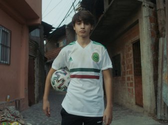 adidas spendet an Common Goal