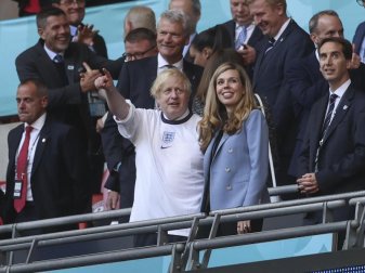 Auch Premierminister Boris Johnson trägt die Three Lions auf der Brust. Foto: Carl Recine/Pool Reuters/AP/dpa Auch Premierminister Boris Johnson trägt die Three Lions auf der Brust. Foto: Carl Recine/Pool Reuters/AP/dpa
