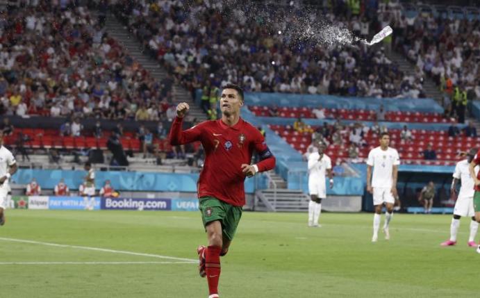 Portugals Cristiano Ronaldo führt die Torschützenliste des Turniers weiter an. Foto: Bernadett Szabo/Reuters Pool/AP/dpa