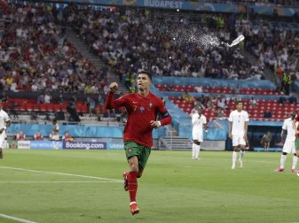 Portugals Cristiano Ronaldo führt die Torschützenliste des Turniers weiter an. Foto: Bernadett Szabo/Reuters Pool/AP/dpa Portugals Cristiano Ronaldo führt die Torschützenliste des Turniers weiter an. Foto: Bernadett Szabo/Reuters Pool/AP/dpa
