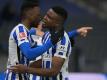 Jhon Cordoba (r) traf für die Hertha