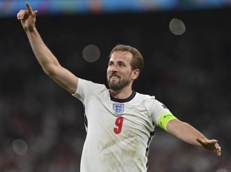 Englands Harry Kane feiert den Finaleinzug. Foto: Paul Ellis/Pool AFP/AP/dpa