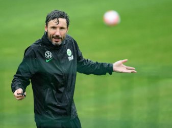 Mark van Bommel ist der neue Trainer des VfL Wolfsburg. Foto: Swen Pförtner/dpa