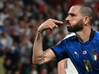 Leonardo Bonucci feiert sein Tor im EM-Finale Leonardo Bonucci feiert sein Tor im EM-Finale