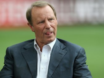 Berti Vogts fordert Zusammenhalt im deutschen Fußball Berti Vogts fordert Zusammenhalt im deutschen Fußball