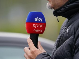 Die Rechte-Einkäufer des Pay-TV-Unternehmens Sky erwarten die wohl wichtigsten Tage des Jahres. Foto: Marcus Brandt/dpa Die Rechte-Einkäufer des Pay-TV-Unternehmens Sky erwarten die wohl wichtigsten Tage des Jahres. Foto: Marcus Brandt/dpa