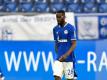 Soll bis auf weiteres auf Schalke ein individuelles Spezialprogramm absolvieren: Salif Sané. Foto: Martin Meissner/AP-Pool/dpa