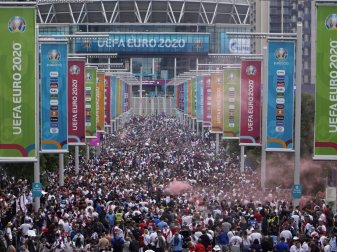 Nach den Vorfällen ermittelt die UEFA nun gegen die FA Nach den Vorfällen ermittelt die UEFA nun gegen die FA