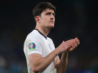 Vater von Maguire erleidet Rippenbrüche bei EM-Finale Vater von Maguire erleidet Rippenbrüche bei EM-Finale