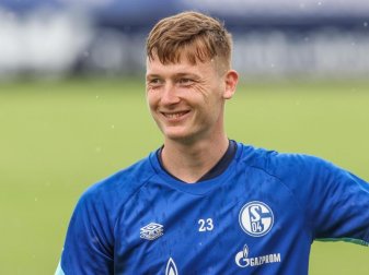 Wechslet von Schalke zu Vitesse Arnheim: Torhüter Markus Schubert. Foto: Tim Rehbein/dpa Wechslet von Schalke zu Vitesse Arnheim: Torhüter Markus Schubert. Foto: Tim Rehbein/dpa