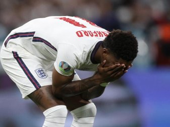 Wurde nach dem EM-Finale Opfer rassistischer Beleidigungen: Englands Marcus Rashford. Foto: Carl Recine/Pool Reuters/dpa Wurde nach dem EM-Finale Opfer rassistischer Beleidigungen: Englands Marcus Rashford. Foto: Carl Recine/Pool Reuters/dpa