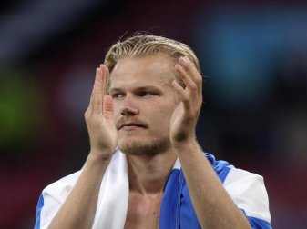 Wurde positiv auf das Corona-Virus getestet: Der Finne Joel Pohjanpalo. Foto: Friedemann Vogel/POOL EPA/AP/dpa