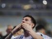 Lionel Messi hat seinem treuesten Fan, dem 100 Jahre alten Argentinier Hernán Mastrángelo, eine Videobotschaft geschickt. Foto: Bruna Prado/AP/dpa