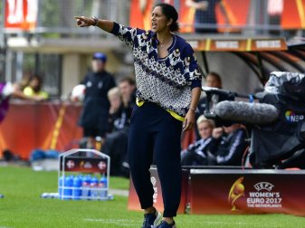 Jones fordert Nachbesserungen im Fraunenfußball Jones fordert Nachbesserungen im Fraunenfußball