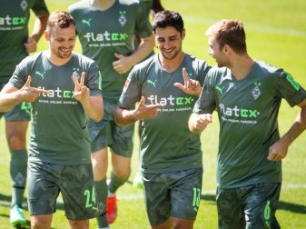 Mönchengladbachs Kapitän Lars Stindl (M) geht optimistisch in die neue Saison. Foto: Marius Becker/dpa Mönchengladbachs Kapitän Lars Stindl (M) geht optimistisch in die neue Saison. Foto: Marius Becker/dpa