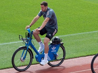 Blieb bei der EM ohne Einsatz auf dem grünen Rasen: Freiburgs Christian Günter. Foto: Federico Gambarini/dpa Blieb bei der EM ohne Einsatz auf dem grünen Rasen: Freiburgs Christian Günter. Foto: Federico Gambarini/dpa