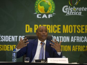 CAF und Präsident Motsepe für kürzeren WM-Rhythmus CAF und Präsident Motsepe für kürzeren WM-Rhythmus