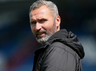 Tim Walter und der HSV treffen auf Schalke 04