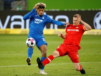 Georginio Rutter (l) gleicht zum 2:2 für Hoffenheim aus Georginio Rutter (l) gleicht zum 2:2 für Hoffenheim aus