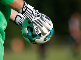 Mainz 05 verlängert den Vertrag mit Lasse Rieß vorzeitig Mainz 05 verlängert den Vertrag mit Lasse Rieß vorzeitig