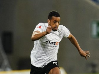 Hat sich eine Knieverletzung zugezogen: Gladbachs Alassane Plea. Foto: Uwe Anspach/dpa Hat sich eine Knieverletzung zugezogen: Gladbachs Alassane Plea. Foto: Uwe Anspach/dpa